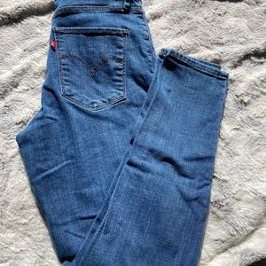 Levi’s 721 High Rise Skinny Jean